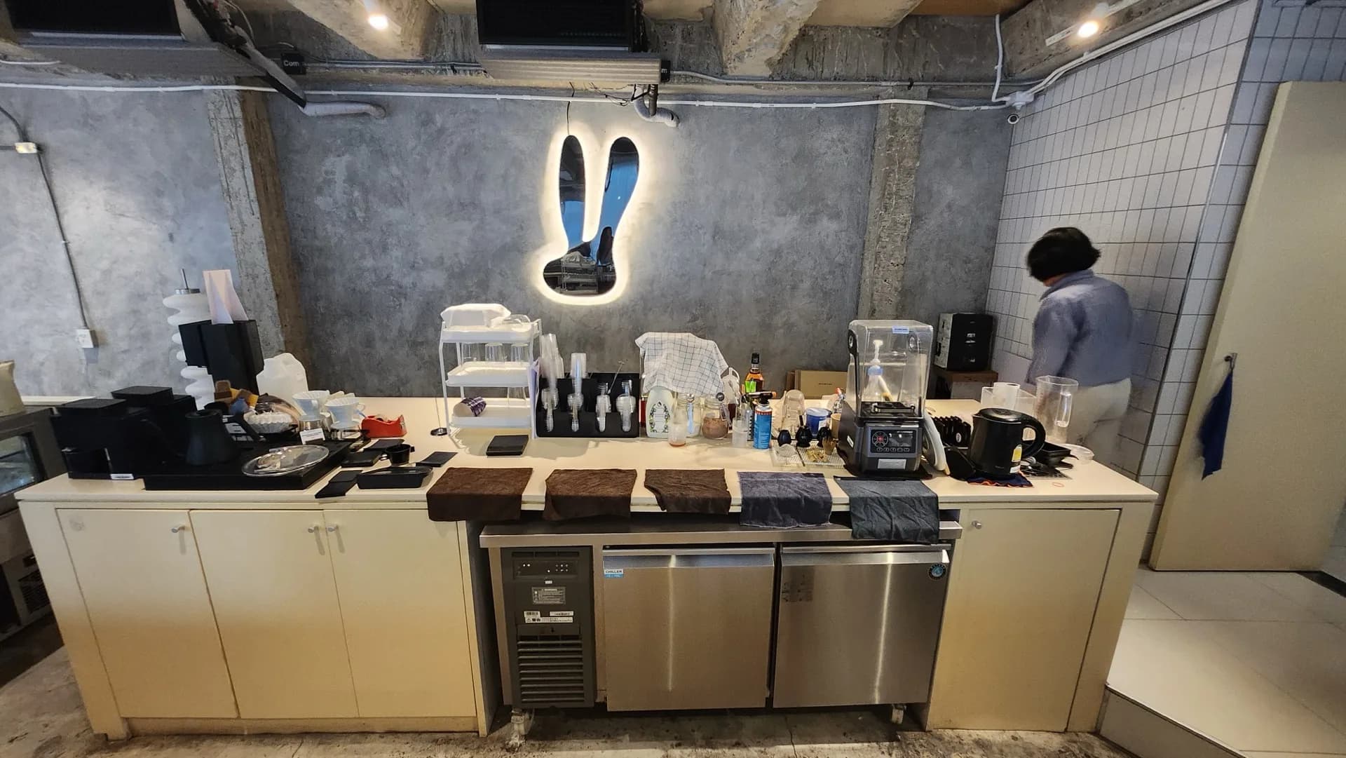 ก่อนตกแต่ง 90 Grams สีลม — รีโนเวท