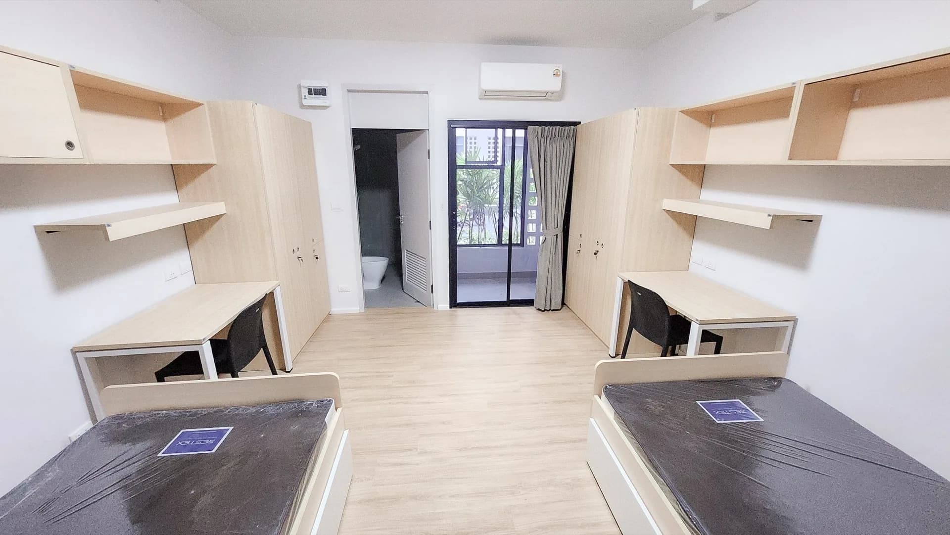 หลังตกแต่ง ประกอบเฟอร์นิเจอร์ — หอพักหญิง ม.เชียงใหม่ โดย NinetyNine